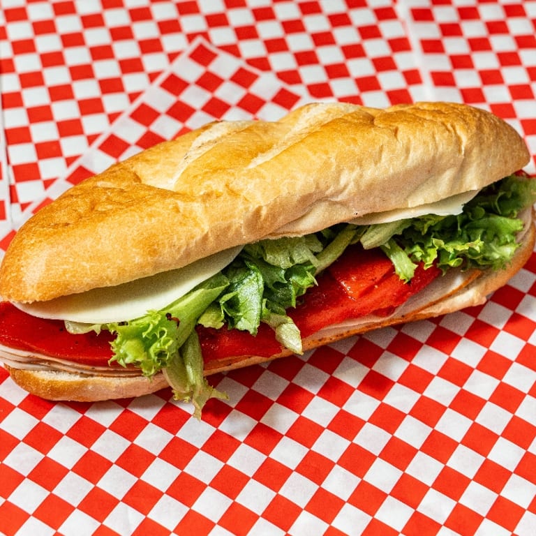 Tasty Tuna Sandwiches: A Deli Favorite